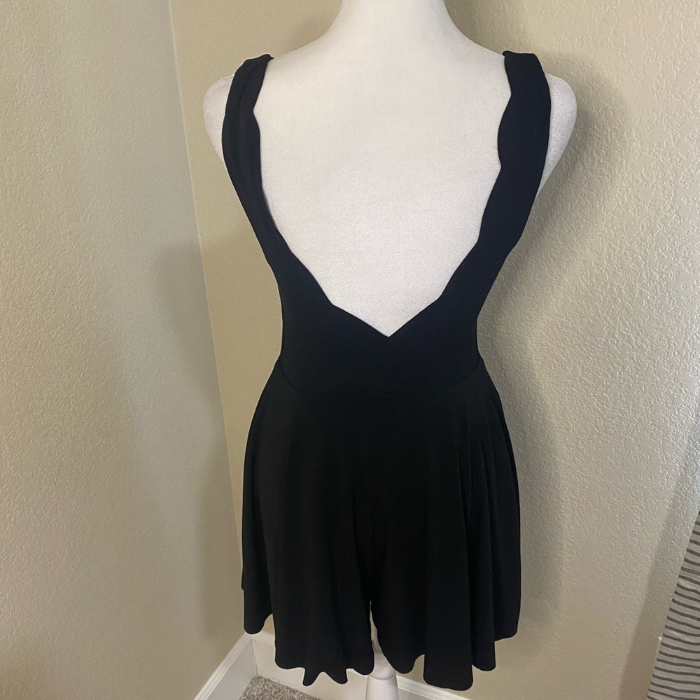 Kimchi Blue black sleeveless romper. Sz S. Dress/shorts. Scalloped straps. - Picture 5 of 16